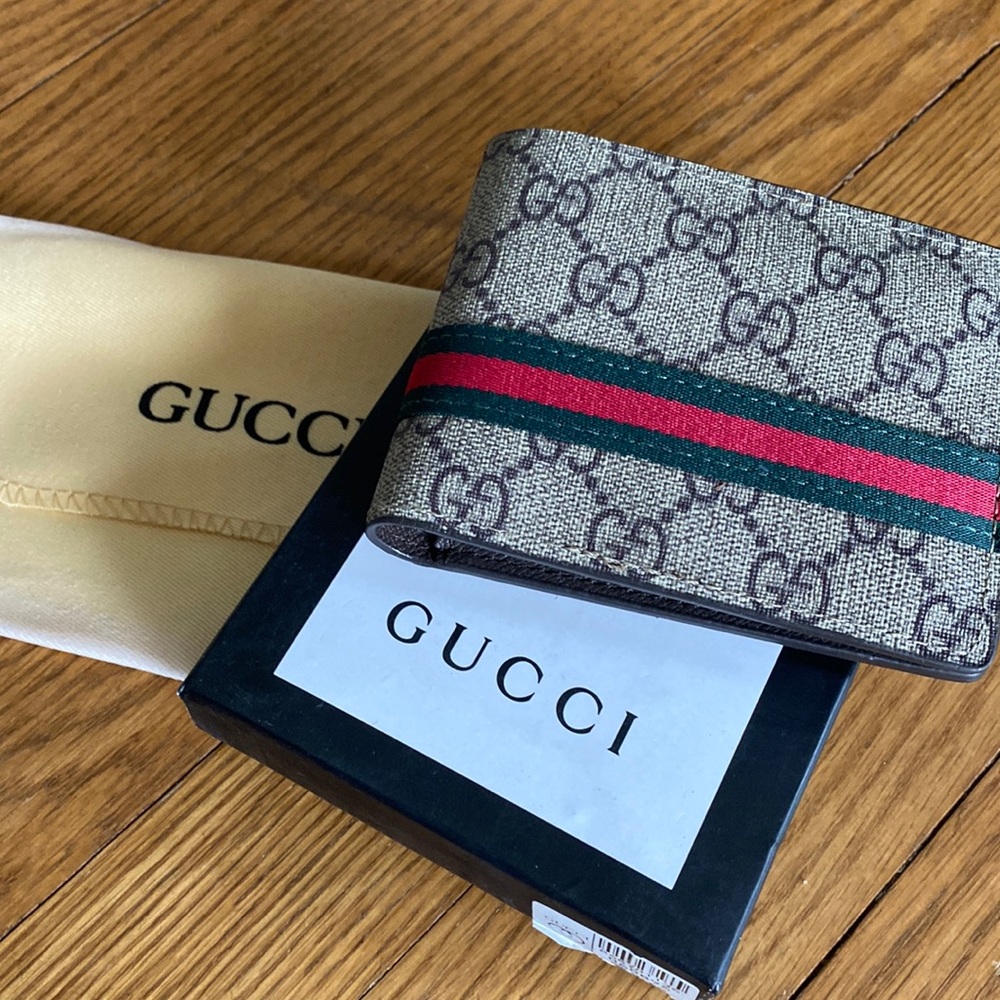 Men’s designer look wallet NIB